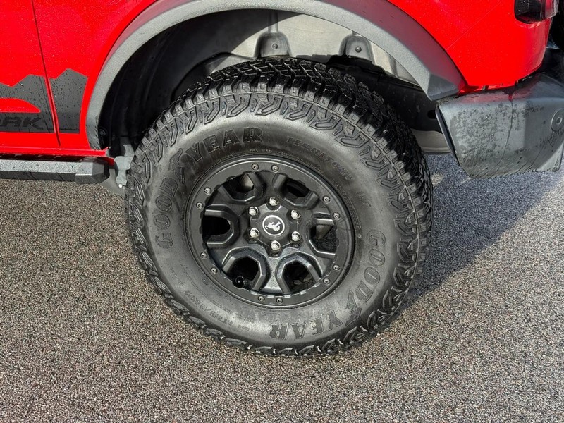 Ford Bronco Vehicle Image 05