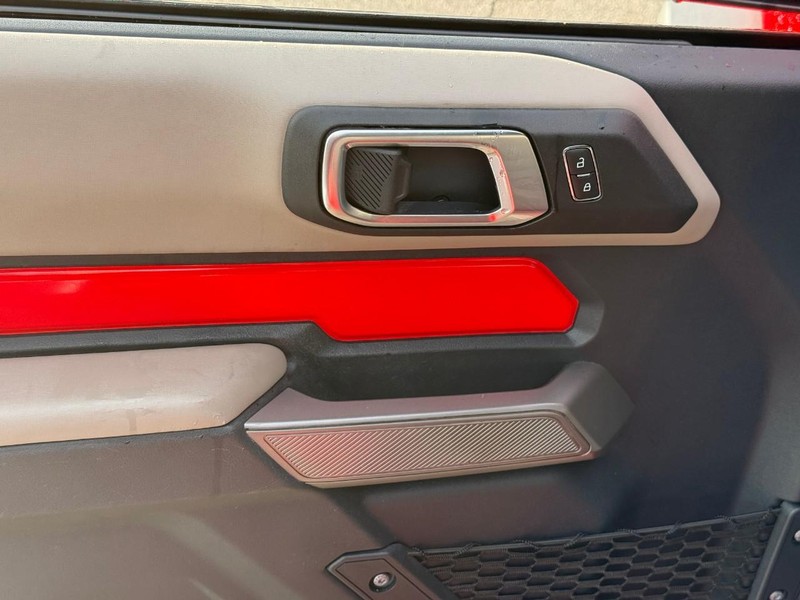 Ford Bronco Vehicle Image 16