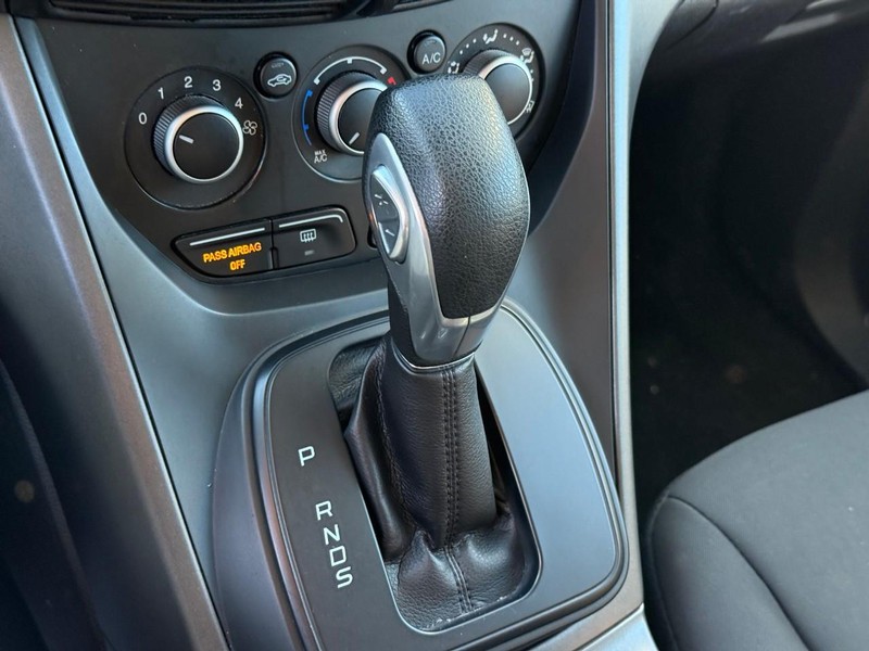 Ford Escape Vehicle Image 25