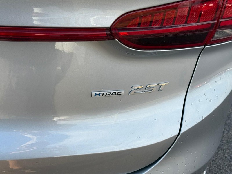 Hyundai Santa Fe Vehicle Image 07