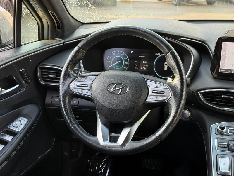 Hyundai Santa Fe Vehicle Image 16