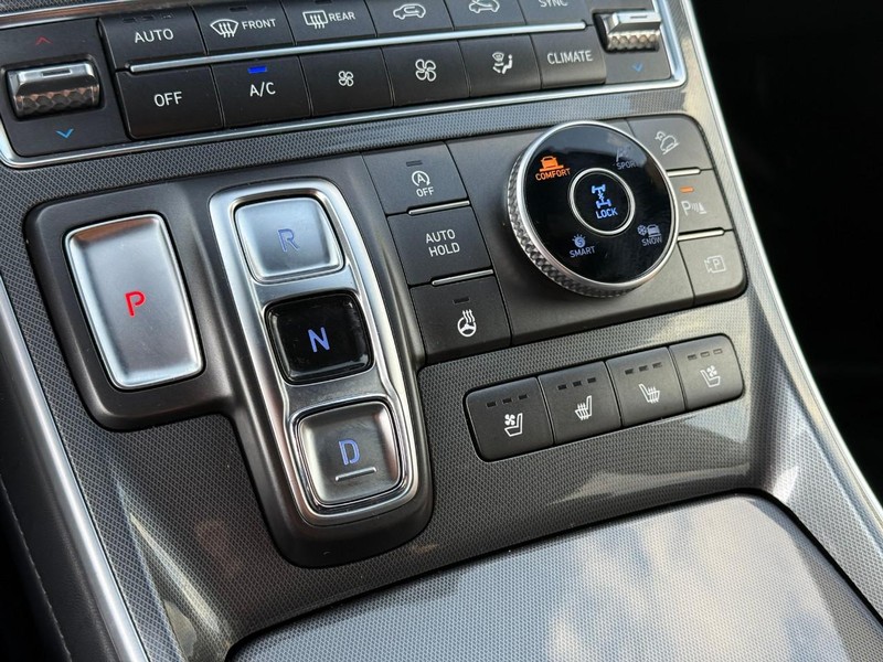 Hyundai Santa Fe Vehicle Image 26