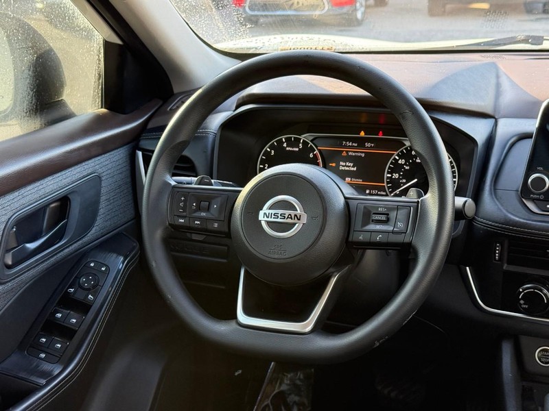 Nissan Rogue Vehicle Image 14