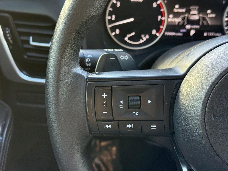 Nissan Rogue Vehicle Image 20