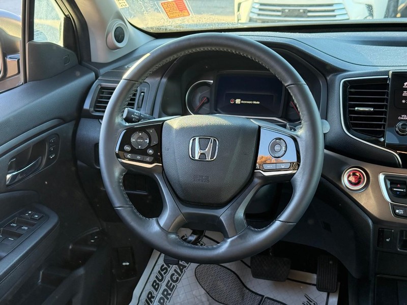 Honda Pilot Vehicle Image 16