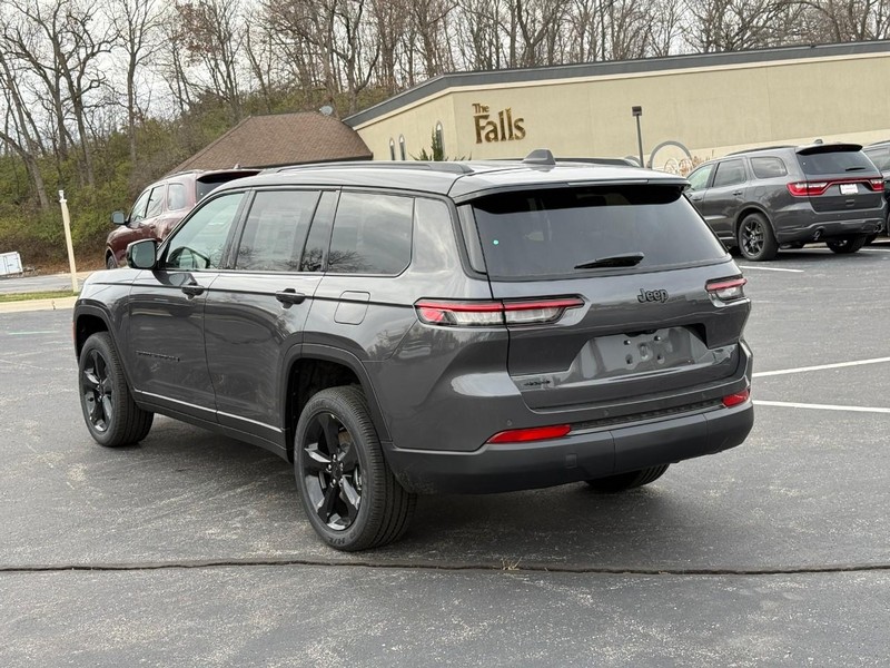 Jeep Grand Cherokee L Vehicle Image 04