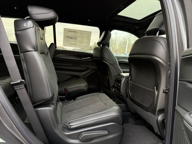 Jeep Grand Cherokee L Vehicle Image 07