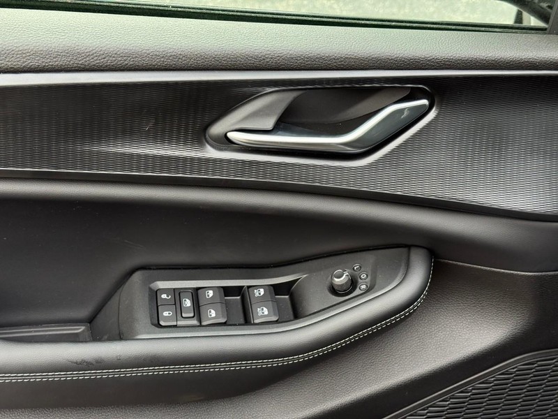 Jeep Grand Cherokee L Vehicle Image 14