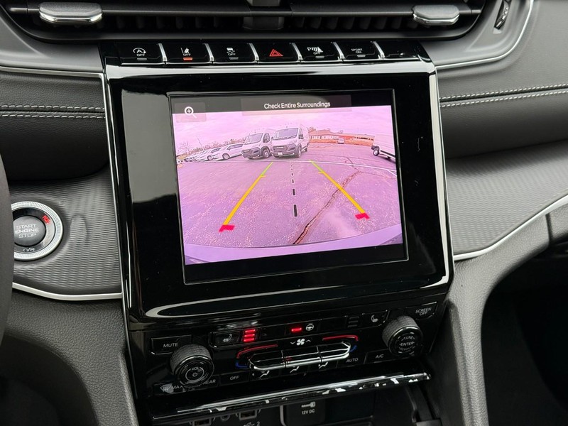 Jeep Grand Cherokee L Vehicle Image 20