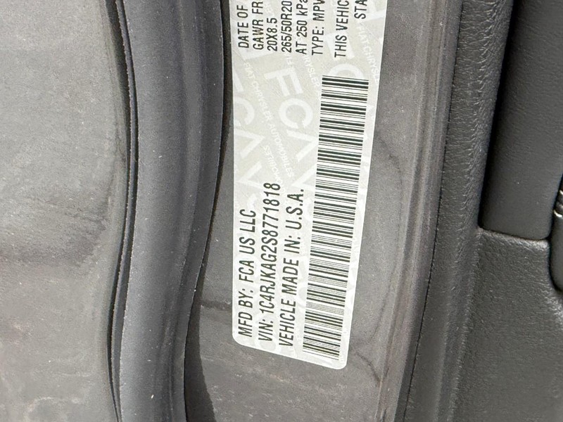 Jeep Grand Cherokee L Vehicle Image 21