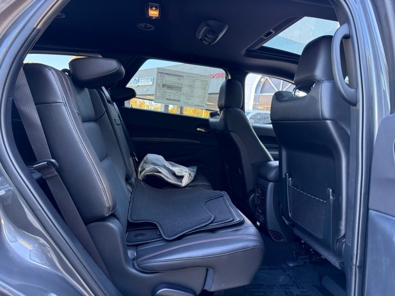 Dodge Durango Vehicle Full-screen Gallery Image 6