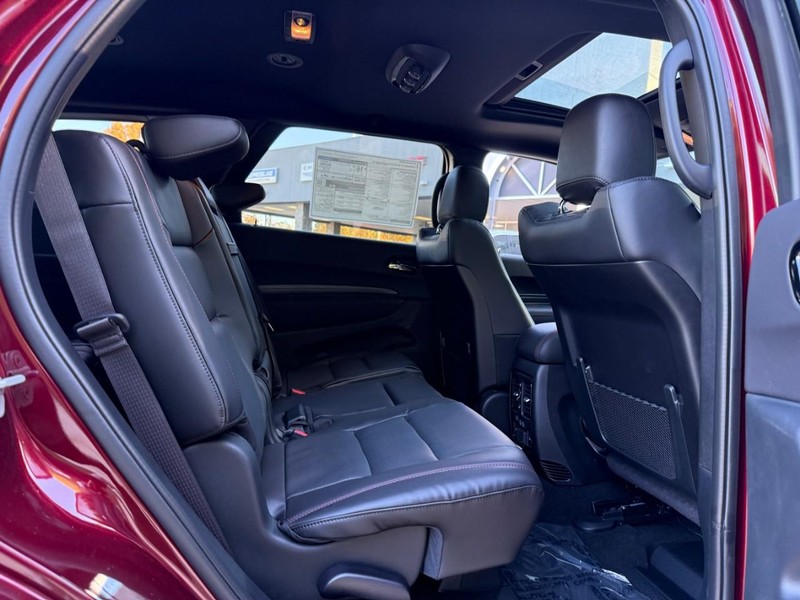 Dodge Durango Vehicle Full-screen Gallery Image 5