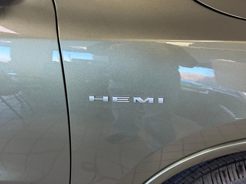 Dodge Durango Vehicle Full-screen Gallery Image 5