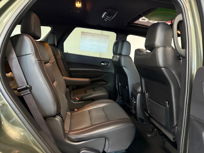 Dodge Durango Vehicle Full-screen Gallery Image 7