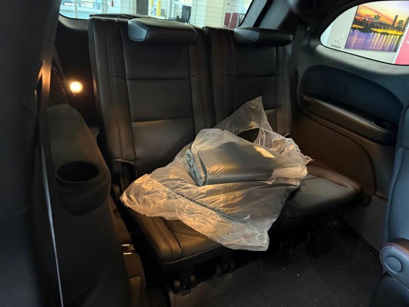 Dodge Durango Vehicle Full-screen Gallery Image 8