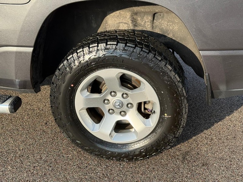 Ram 1500 Vehicle Full-screen Gallery Image 4