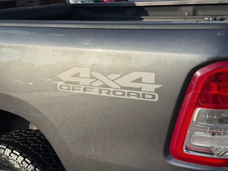 Ram 1500 Vehicle Full-screen Gallery Image 5