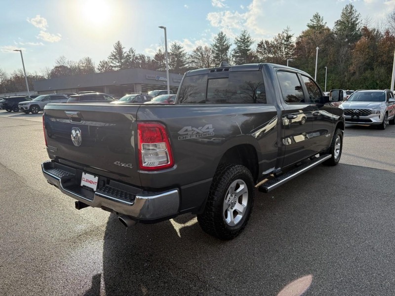 Ram 1500 Vehicle Full-screen Gallery Image 8