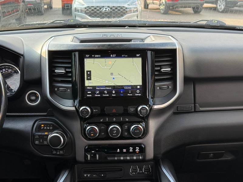 Ram 1500 Vehicle Full-screen Gallery Image 14