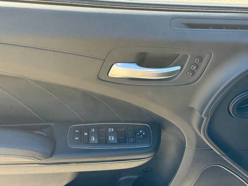 Dodge Charger Vehicle Image 19