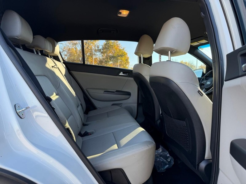 Kia Sportage Vehicle Image 14