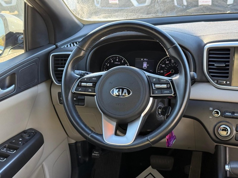 Kia Sportage Vehicle Image 16