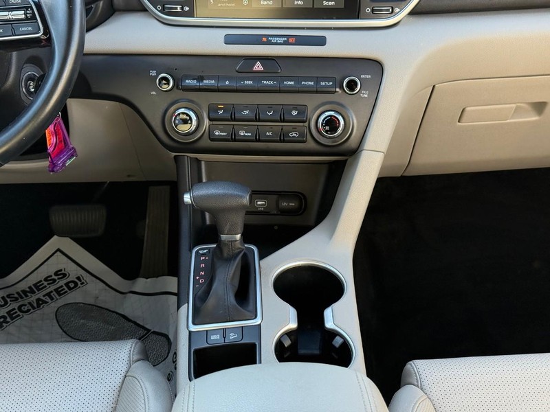 Kia Sportage Vehicle Image 18