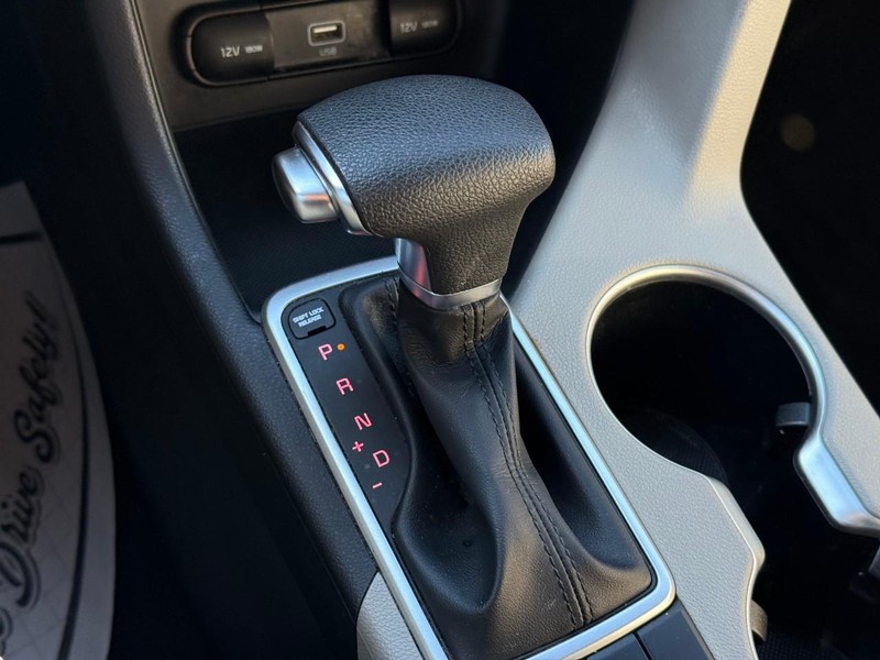 Kia Sportage Vehicle Image 23