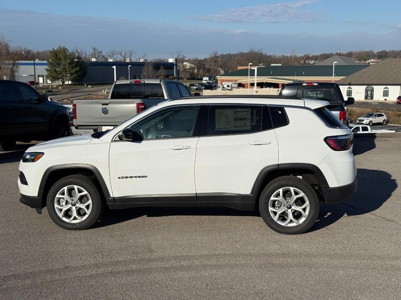 Jeep Compass Vehicle Image 03