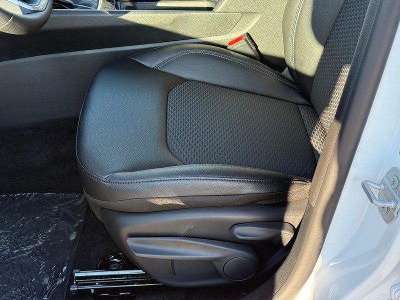 Jeep Compass Vehicle Image 15