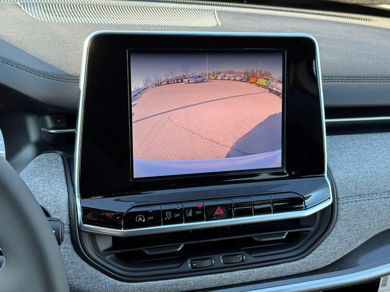 Jeep Compass Vehicle Image 19