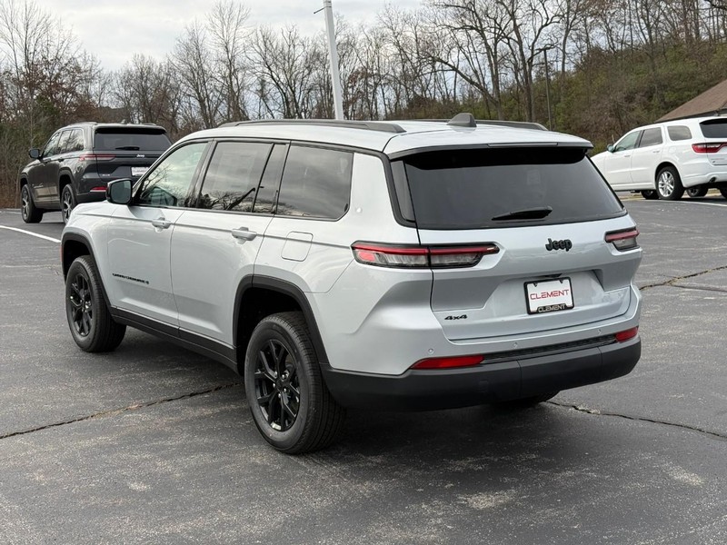 Jeep Grand Cherokee L Vehicle Image 04