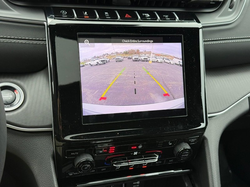 Jeep Grand Cherokee L Vehicle Image 22