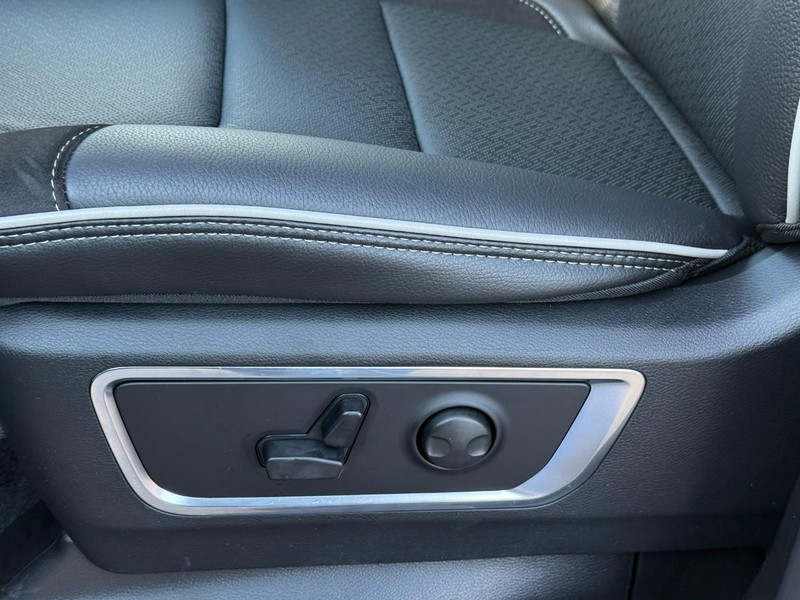 Ram 1500 Vehicle Image 17