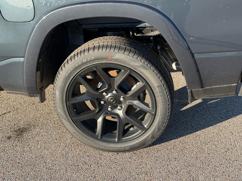 Ram 1500 Vehicle Full-screen Gallery Image 4