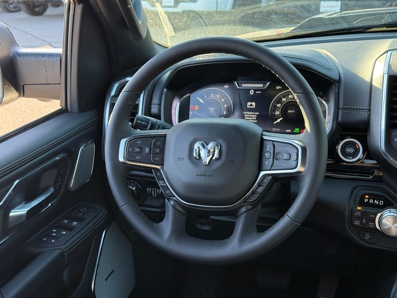 Ram 1500 Vehicle Full-screen Gallery Image 7