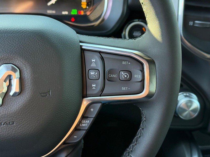 Ram 1500 Vehicle Full-screen Gallery Image 15