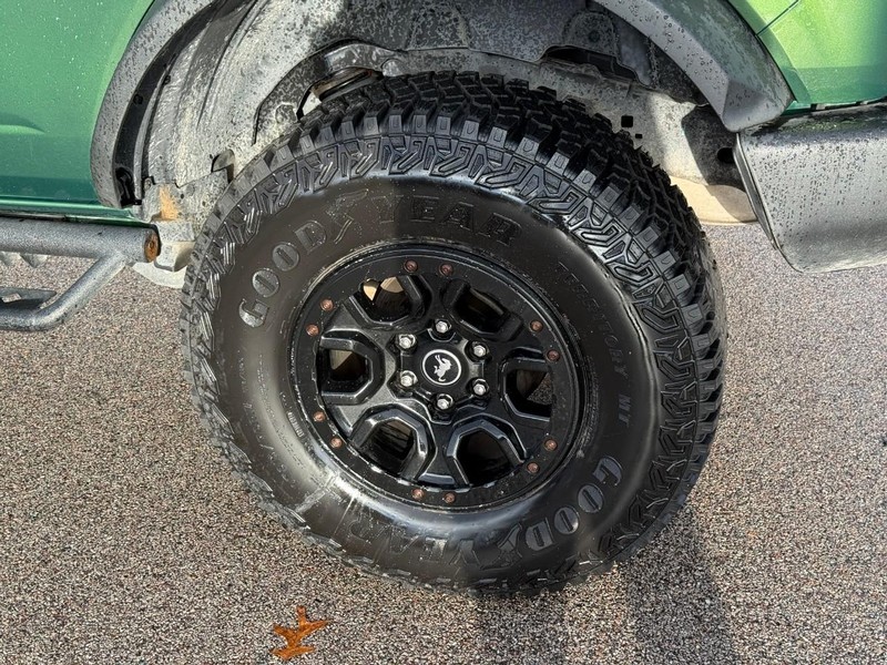 Ford Bronco Vehicle Image 05