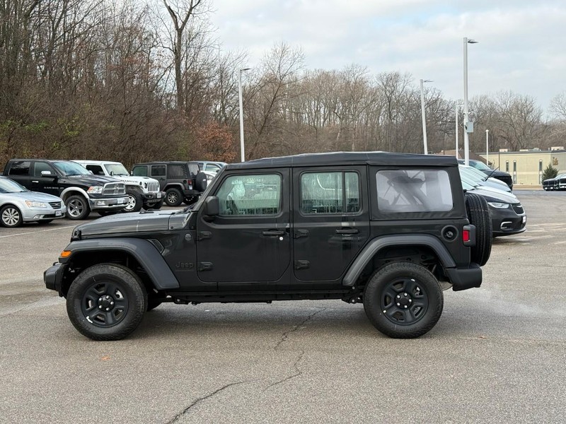 Jeep Wrangler Vehicle Image 03