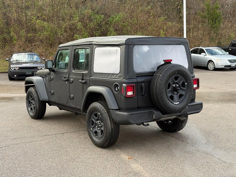 Jeep Wrangler Vehicle Image 04