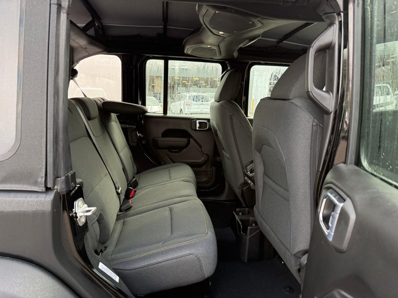 Jeep Wrangler Vehicle Image 07