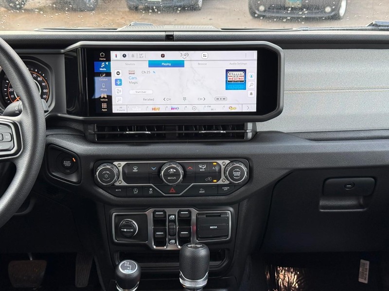 Jeep Wrangler Vehicle Image 11