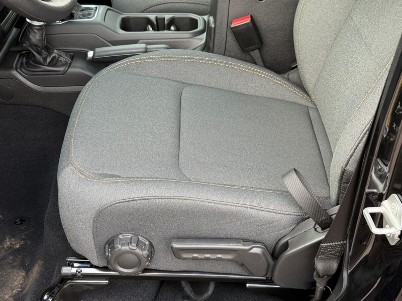 Jeep Wrangler Vehicle Image 14