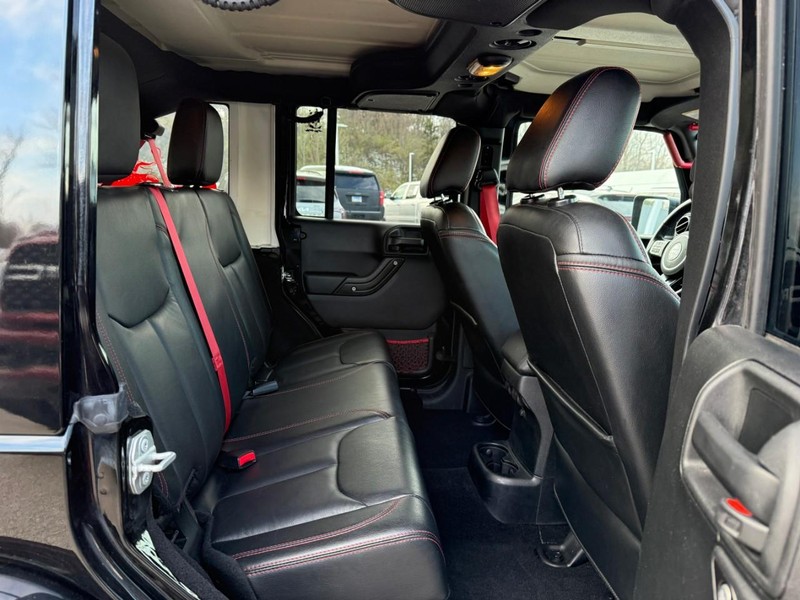 Jeep Wrangler JK Unlimited Vehicle Image 13