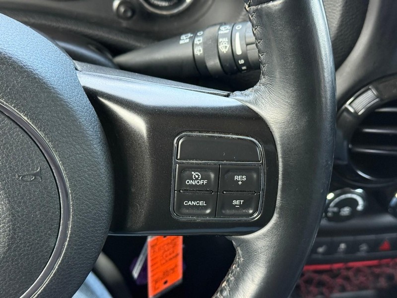 Jeep Wrangler JK Unlimited Vehicle Image 21