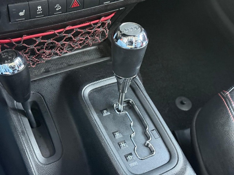 Jeep Wrangler JK Unlimited Vehicle Image 23