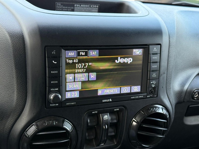 Jeep Wrangler JK Unlimited Vehicle Image 25