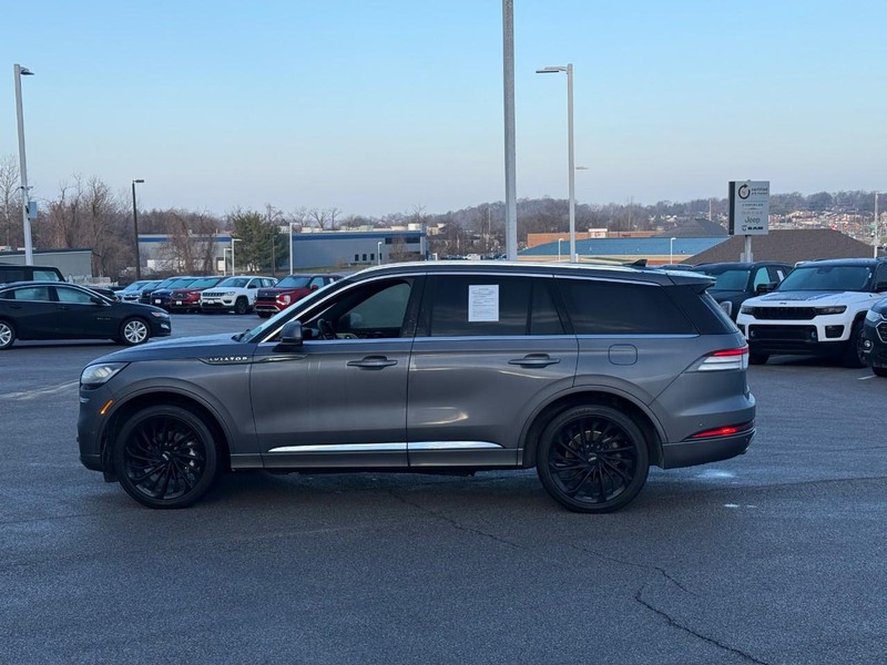 Lincoln Aviator Vehicle Image 03