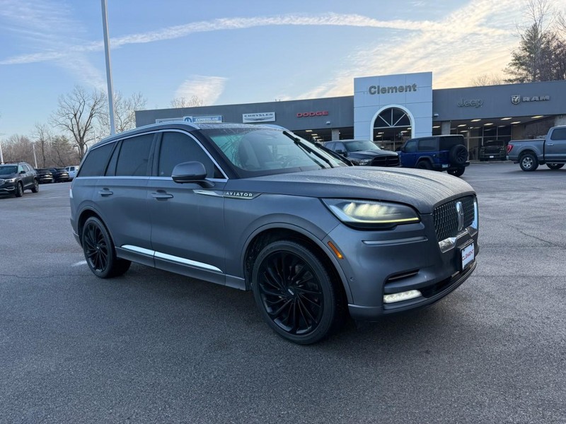 Lincoln Aviator Vehicle Image 11