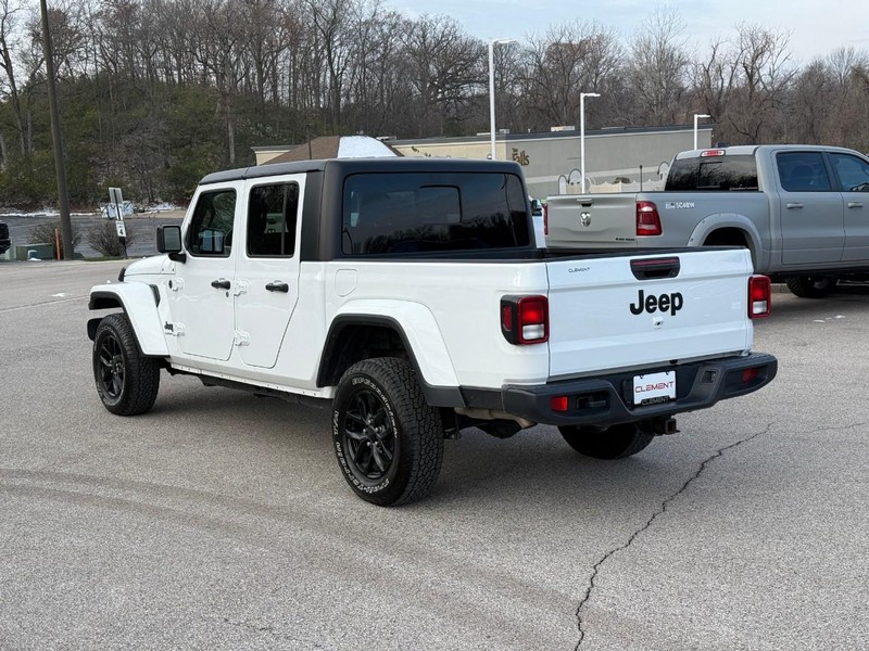 Jeep Gladiator Vehicle Image 04